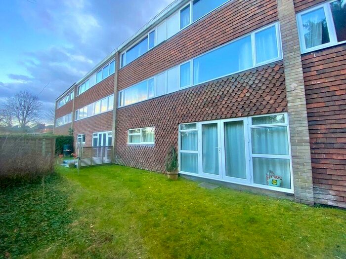 3 Bedroom Apartment To Rent In Harvey Road, Guildford, Surrey, GU1