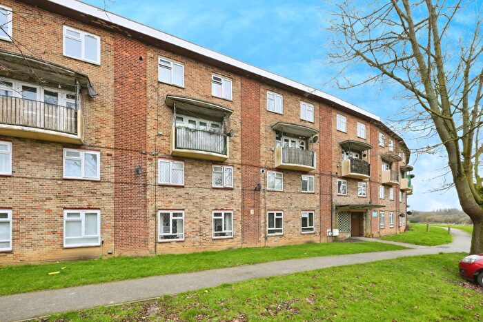 2 Bedroom Maisonette For Sale In Quarry Spring, Harlow, CM20