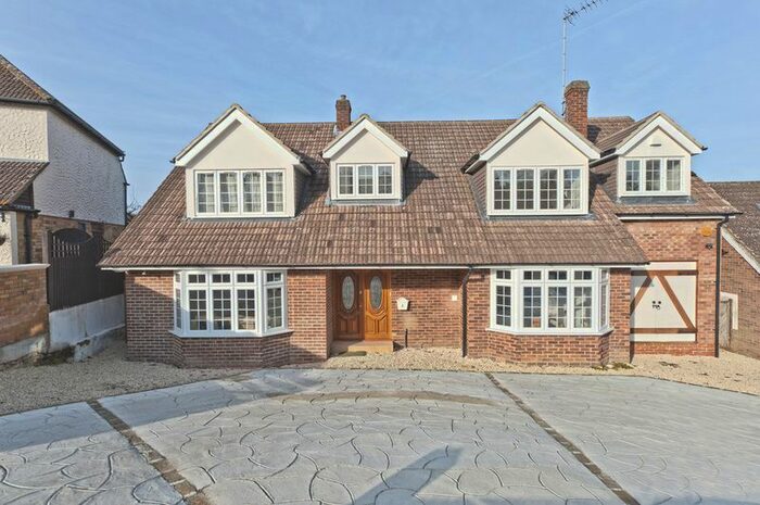 4 Bedroom Detached House To Rent In Warwick Avenue, Cuffley, Potters Bar, EN6