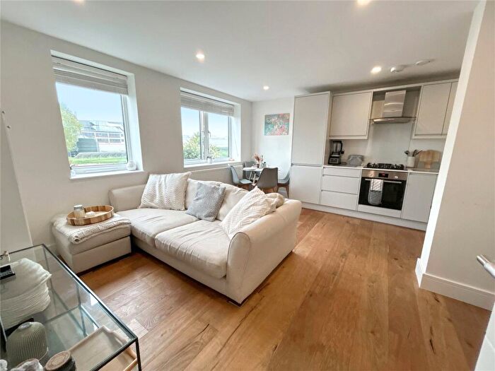 1 Bedroom Flat For Sale In Progressive Close, Sidcup, DA14