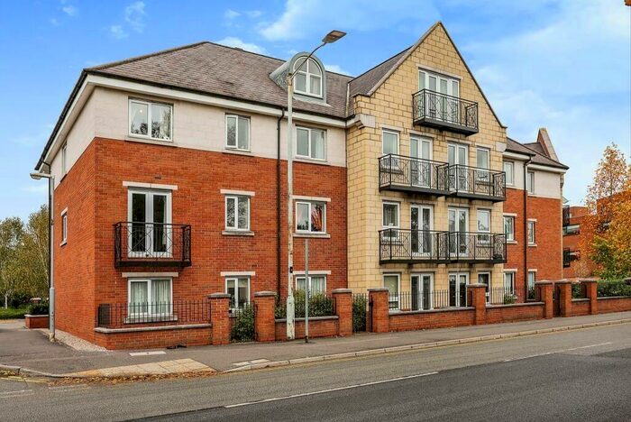 2 Bedroom Apartment To Rent In Coach House Court, Loughborough, LE11