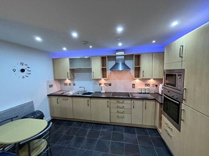 2 Bedroom Flat To Rent In Princess Way, Swansea, SA1