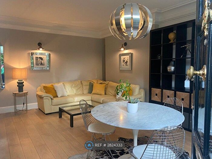 2 Bedroom Flat To Rent In Abbey Road, London, NW8