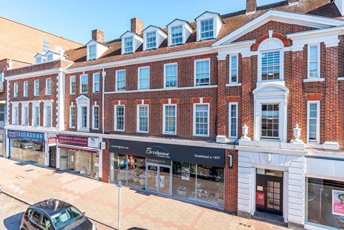 1 Bedroom Flat To Rent In New Zealand Avenue, Walton-On-Thames, KT12