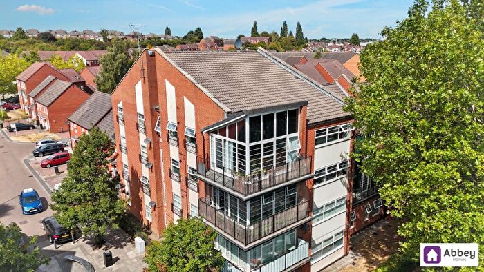 3 Bedroom Flat For Sale In Larchmont Road, Leicester, LE4