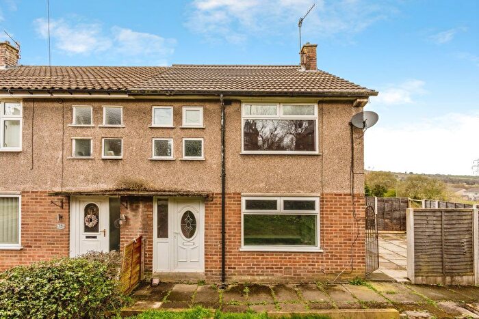 3 Bedroom End Of Terrace House For Sale In Hayfield Road, High Peak, SK22