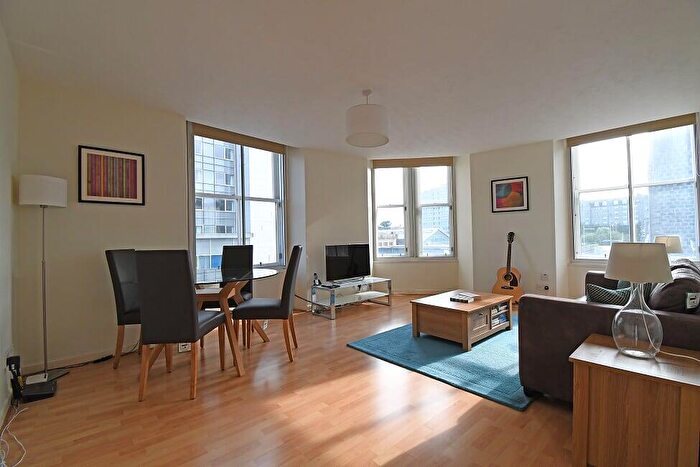 1 Bedroom Flat To Rent In Guild Street, City Centre, Aberdeen, AB11