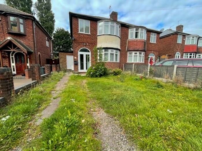 3 Bedroom Semi-Detached House To Rent In Great Bridge Road, Bilston, WV14