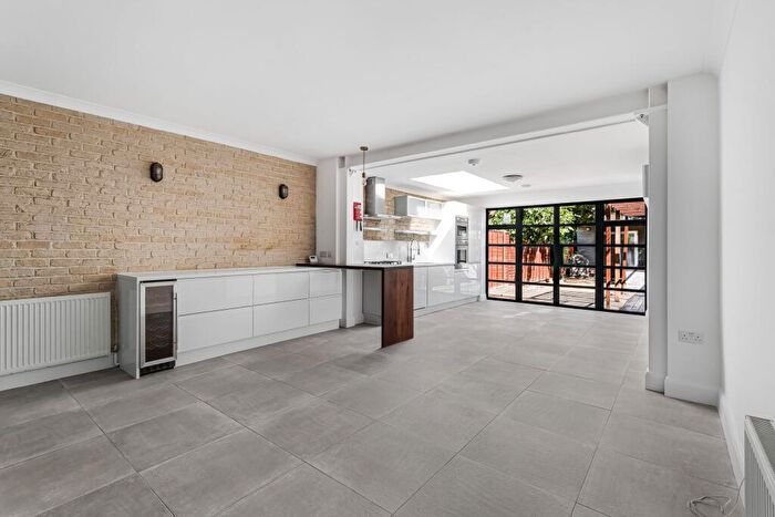 2 Bedroom Terraced House For Sale In Beresford Road, Walthamstow, E17