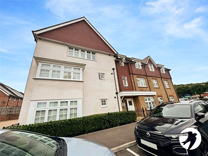 2 Bedroom Flat To Rent In Limeburners Drive, Halling, Rochester, ME2