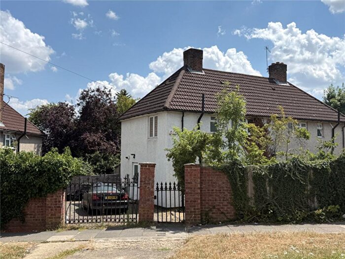 2 Bedroom Semi-Detached House For Sale In Wellhouse Lane, Barnet, EN5