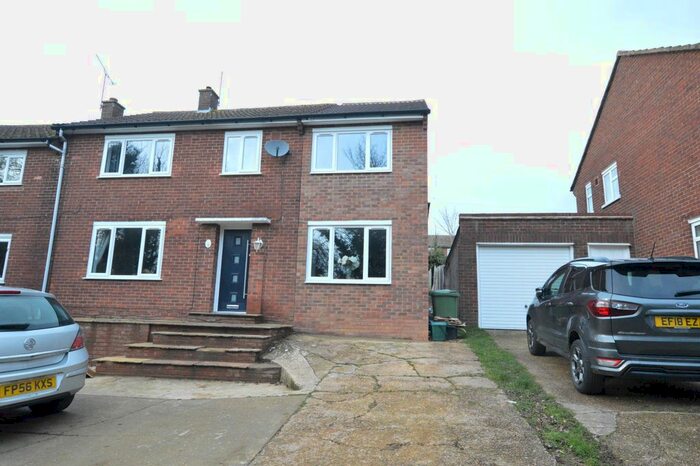 2 Bedroom Property To Rent In Coningsby Bank, St Albans, AL1