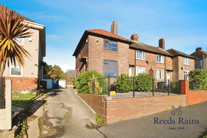 2 Bedroom End Of Terrace House For Sale In Doe Royd Lane, Sheffield, South Yorkshire, S5