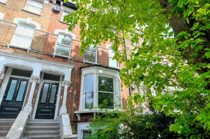 2 Bedroom Flat To Rent In Evering Road, Stoke Newington, N16