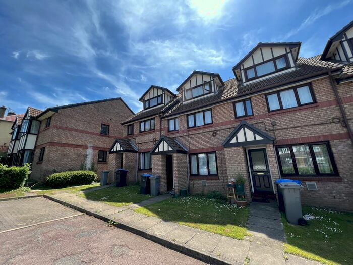 1 Bedroom Flat To Rent In Viewfield Close, Harrow, HA3