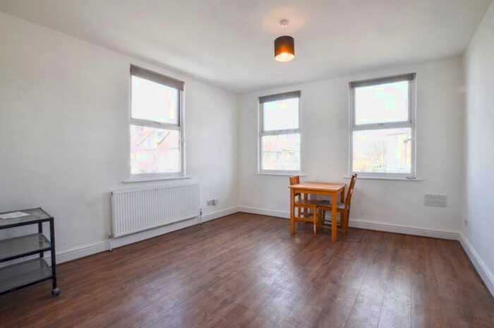 1 Bedroom Flat To Rent In Upland Road, London, SE22
