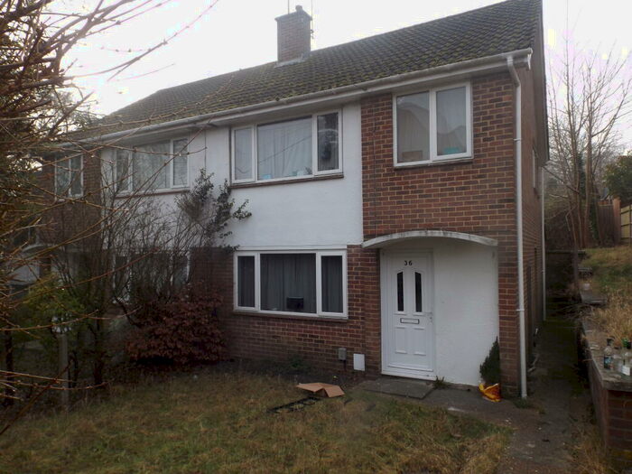 4 Bedroom Semi-Detached House To Rent In Queens Road, Winchester, SO22