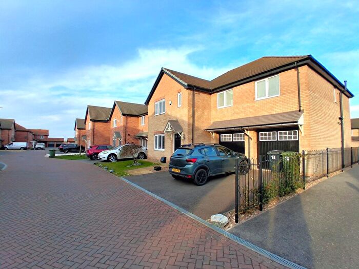 6 Bedroom Detached House For Sale In Leon Drive, Peterborough, PE2