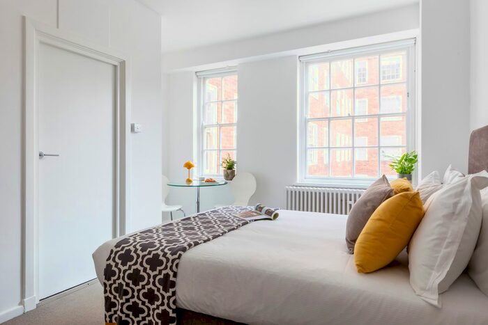 Studio To Rent In Dolphin Square, London, SW1V