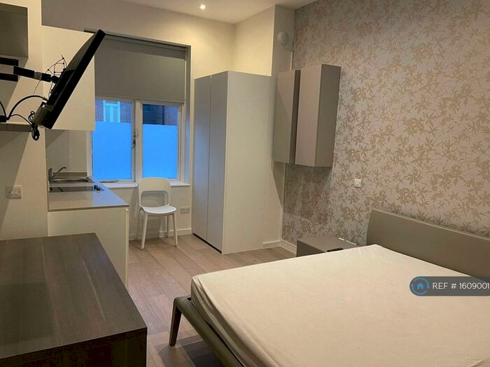 Studio To Rent In Lymington Road, London, NW6