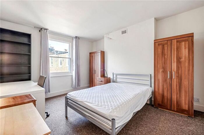 3 Bedroom Flat To Rent In Milson Road, Brook Green, W14
