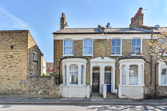 1 Bedroom Flat For Sale In Geldart Road, Peckham, London, SE15