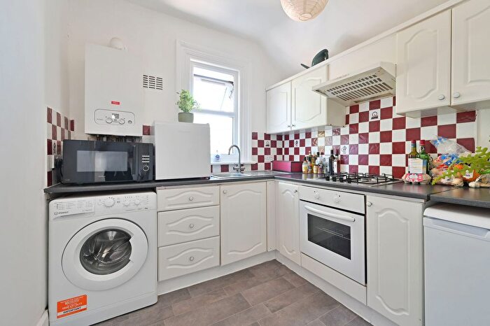1 Bedroom Flat For Sale In Peel Road, Harrow, HA3