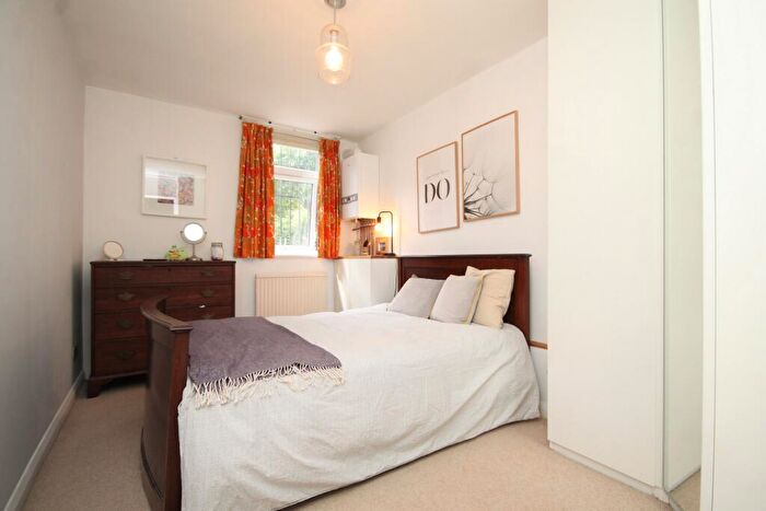 1 Bedroom Flat To Rent In Bracknell Close, Wood Green, N22