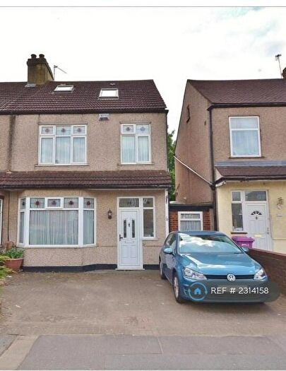 4 Bedroom Terraced House To Rent In Barkingside, Barkingside, IG6