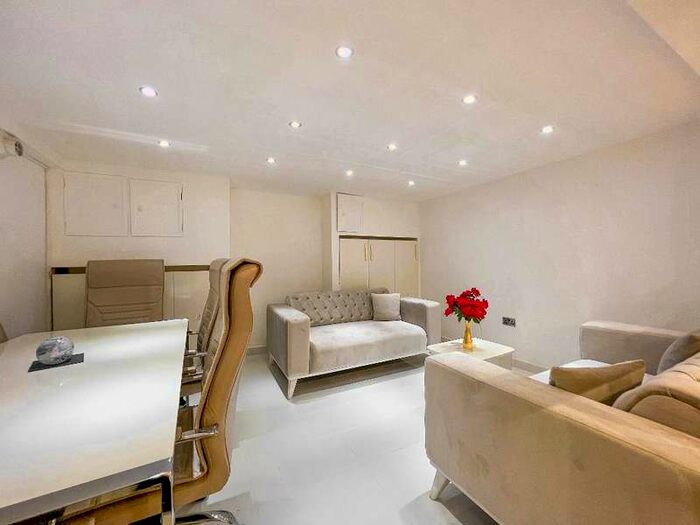 Commercial Shop To Rent In High Street, Southend On Sea, Essex, SS1