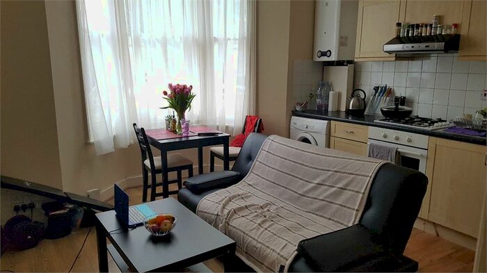 2 Bedroom Flat To Rent In Tasman Road, London, SW9