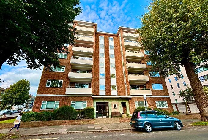 Studio To Rent In Wilbury Road, Hove, BN3