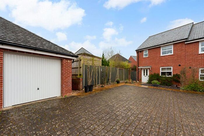 3 Bedroom Semi Detached House For Sale In Fleece Close, Andover, SP11