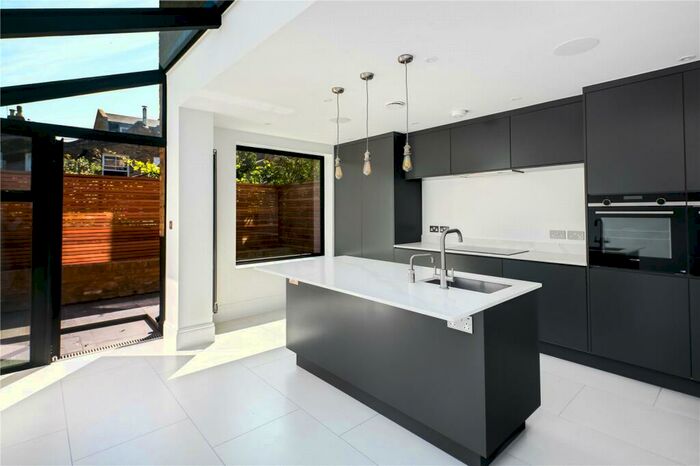 4 Bedroom Terraced House To Rent In Strahan Road, Bow, London, E3