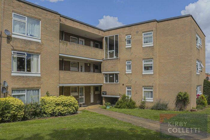 2 Bedroom Apartment To Rent In Chapel End, Hoddesdon, EN11