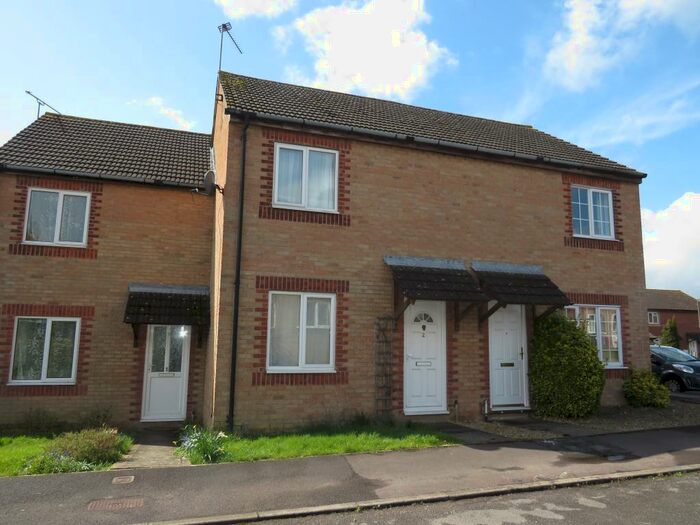 2 Bedroom House To Rent In Abbey Close, Chippenham, SN15