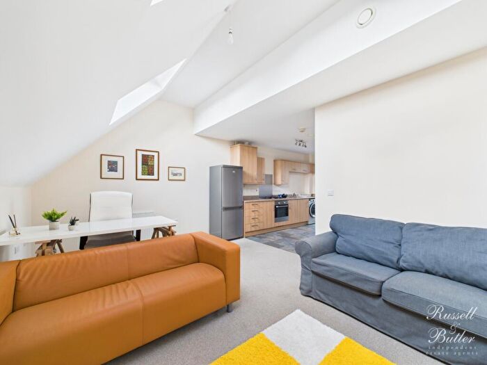 1 Bedroom Apartment For Sale In Candleford Court, Buckingham, MK18