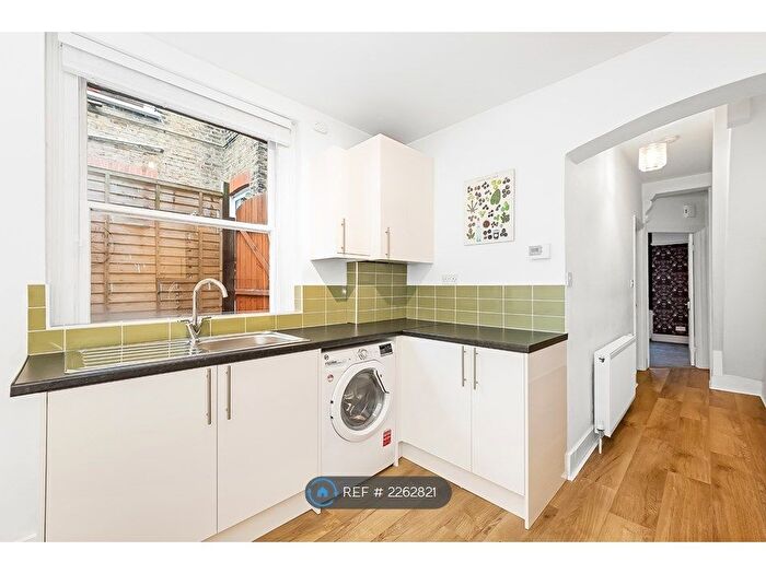 1 Bedroom Flat To Rent In Gipsy Road, London, SE27