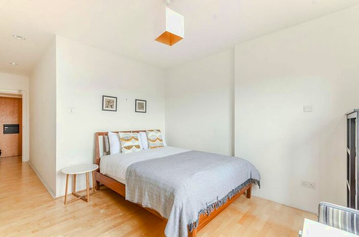2 Bedroom Flat To Rent In Cromwell Road, South Kensington, London, SW7
