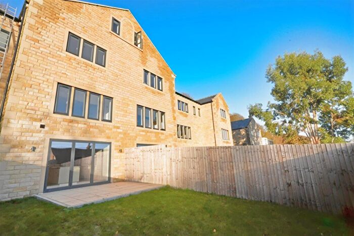 5 Bedroom Town House For Sale In Scar Bottom Lane, Greetland, HX4