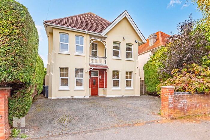 4 Bedroom Detached House For Sale In Pinecliffe Avenue, Southbourne, BH6