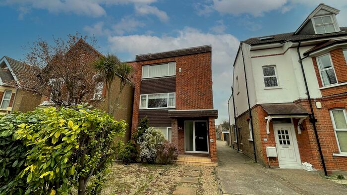 1 Bedroom Flat To Rent In Park Lane, Wallington, Surrey, SM6