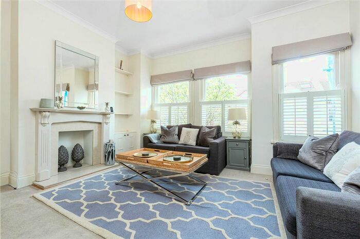 3 Bedroom Flat To Rent In Oakbury Road, Fulham, SW6