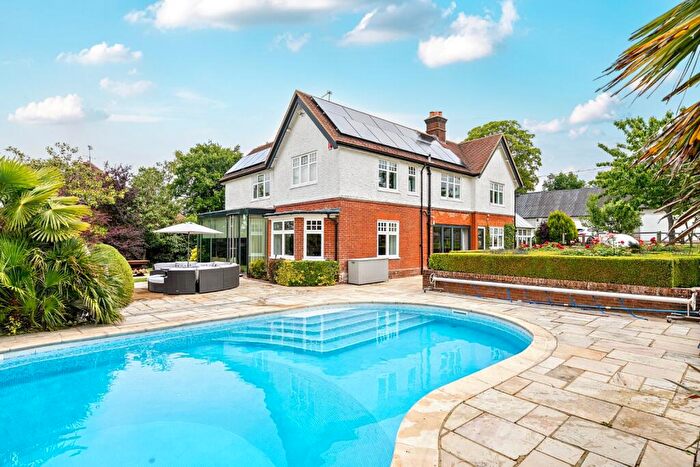 5 Bedroom Detached House For Sale In New Farm Road, Alresford, Hampshire, SO24