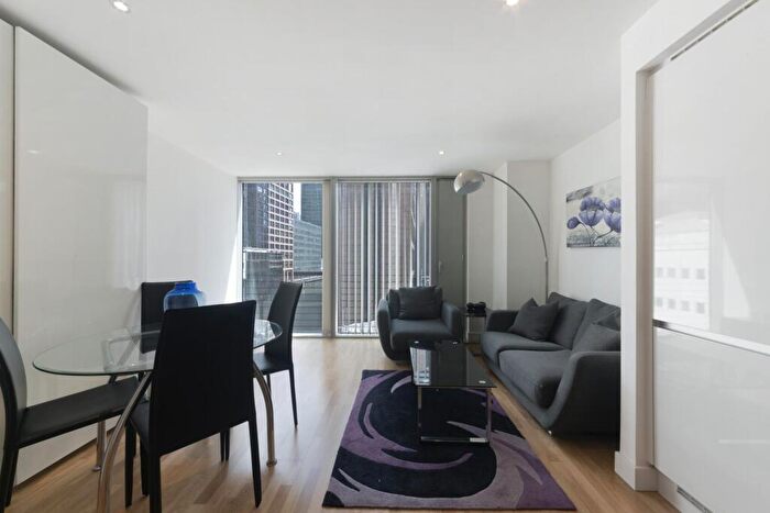 1 Bedroom Apartment To Rent In Landmark East, Canary Wharf, E14