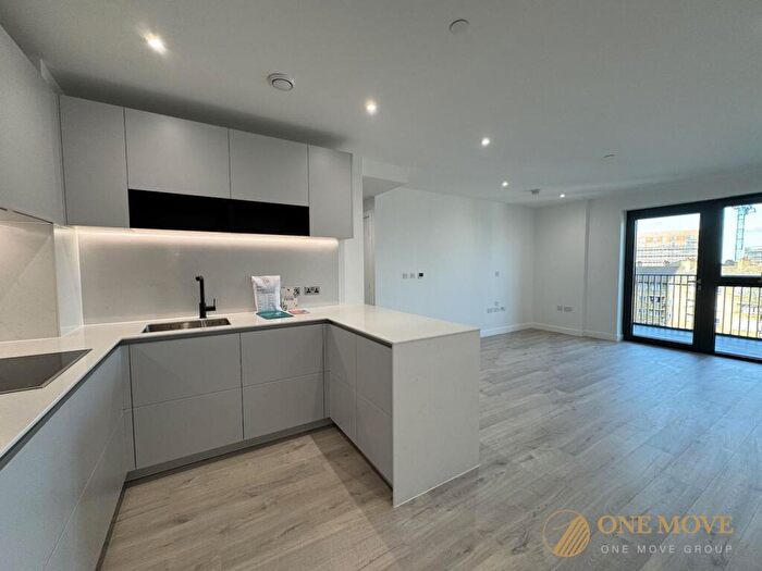 2 Bedroom Apartment To Rent In Azure Apartments Dragonfly Walk London, London, N4