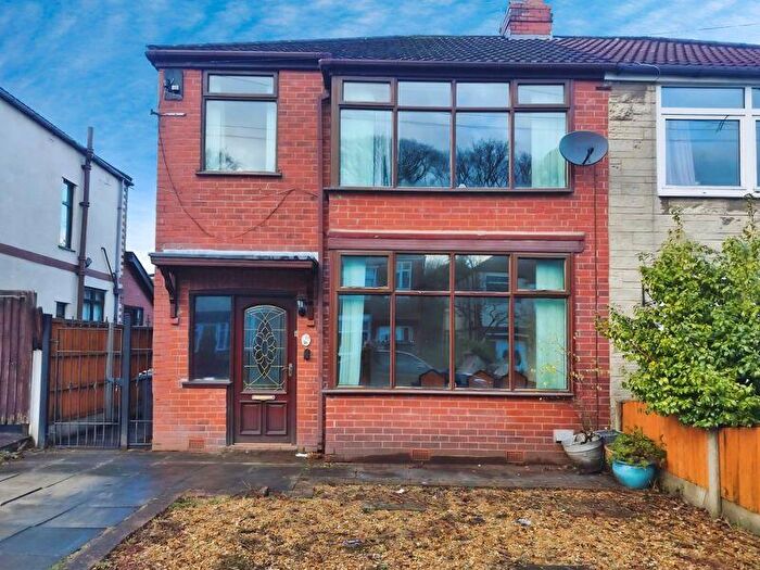 3 Bedroom Semi-Detached House For Sale In Kenwood Road, Smithills, BL1