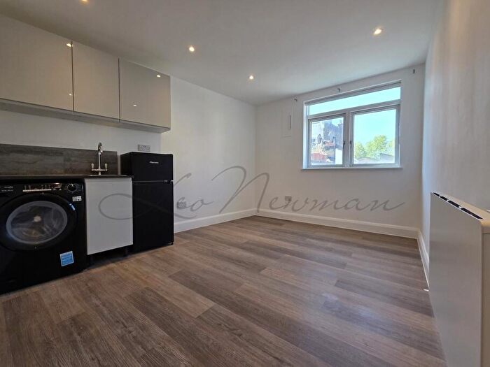 Studio To Rent In Kilburn High Road, Kilburn, NW6