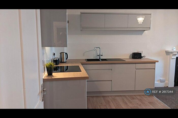 2 Bedroom Flat To Rent In Hillsborough Road, Ilfracombe, EX34