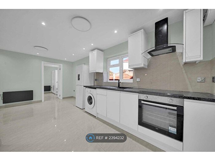 1 Bedroom Semi-Detached House To Rent In Marlands Road, Ilford, IG5